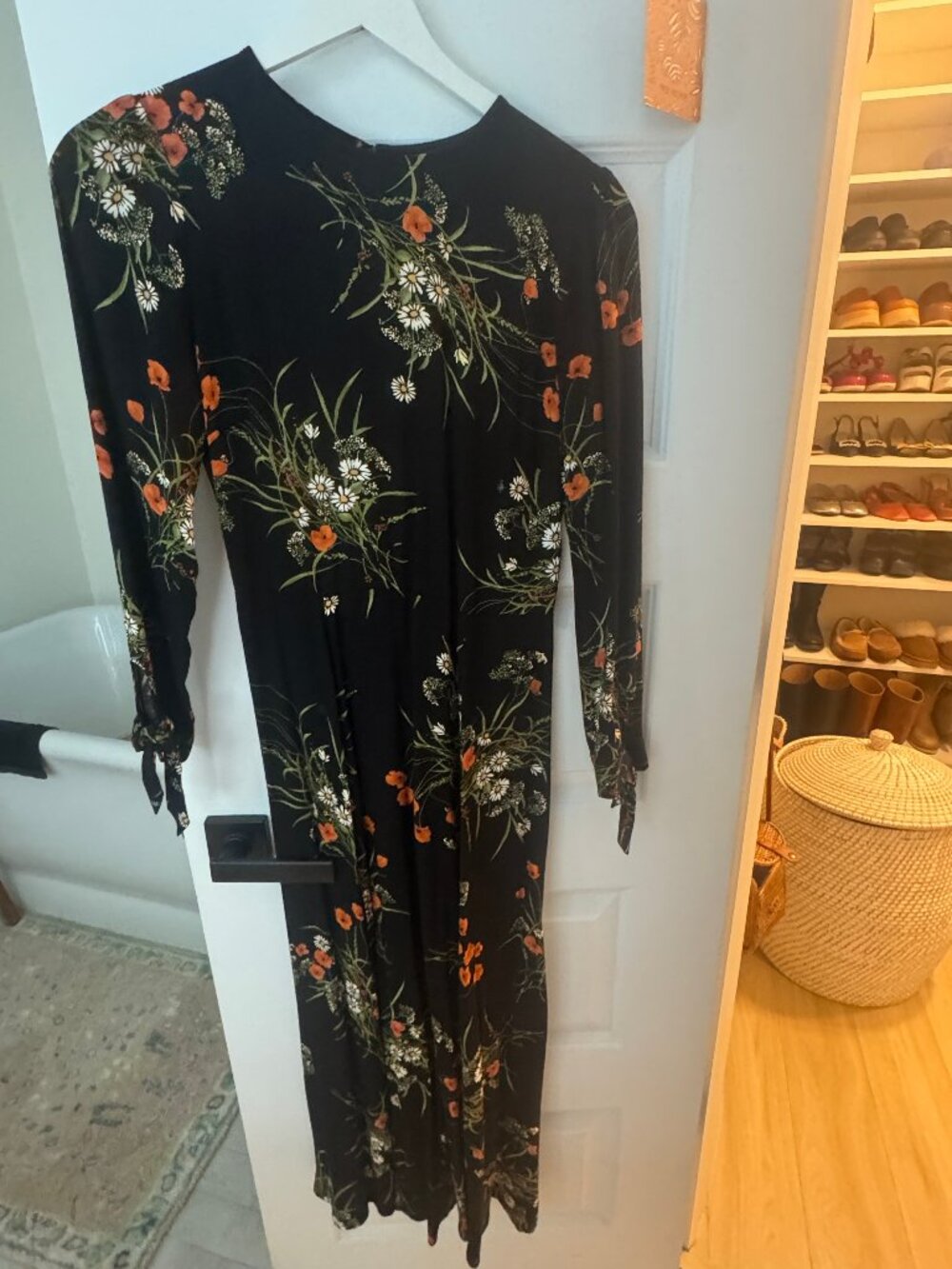 Reformation Port Dress Sz 2 Robyn Black Floral Daisy Poppy Tie Cuff Midi LN